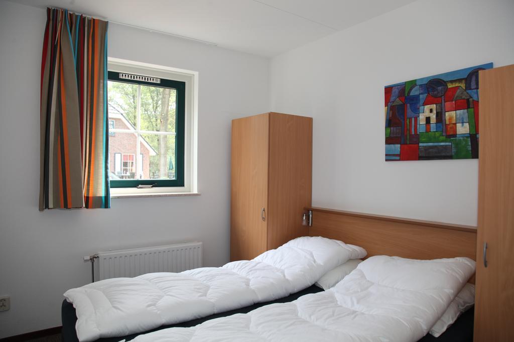 Roompot Landgoed Het Grote Zand Hooghalen Room photo